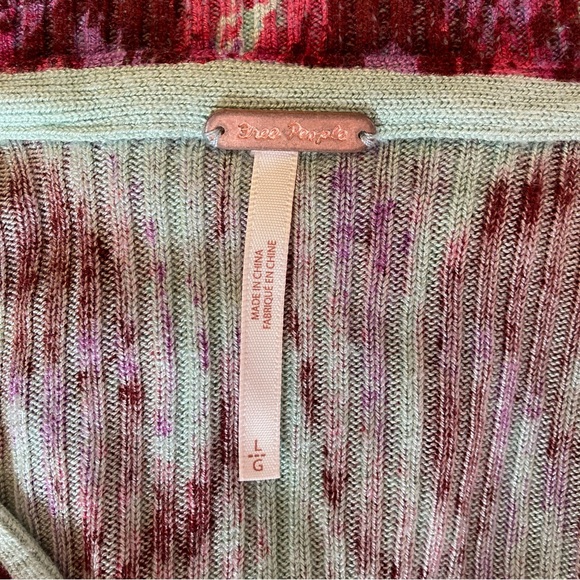 Free People Cherie ribbed v neck sweater in wine abstract swirl paisley print - Picture 6 of 8